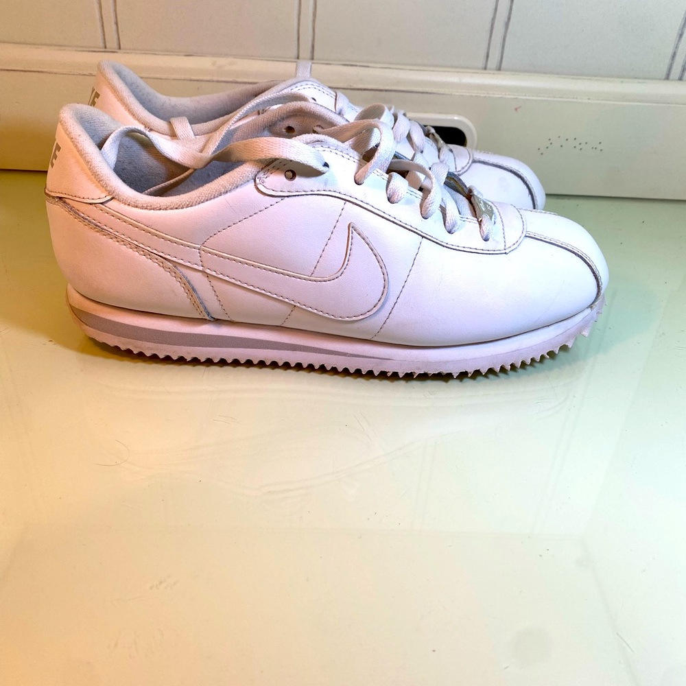NIKE CORTEZ 72 WOMENS SIZE 8.5